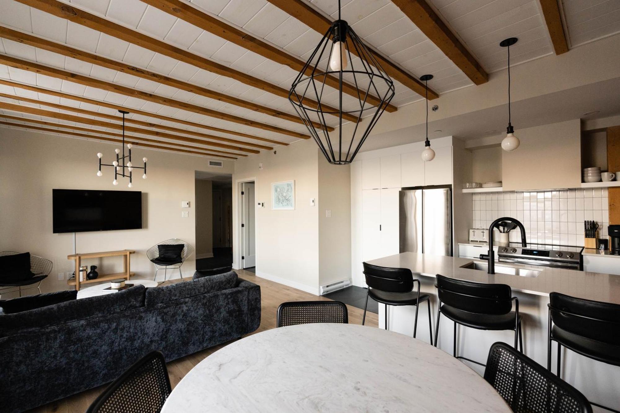 Maison Place Royale By Luxury In Transit มอนทรีอัล ภายนอก รูปภาพ